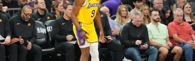 布朗尼砍下17分4板3断 湖人太子打出生涯最强战